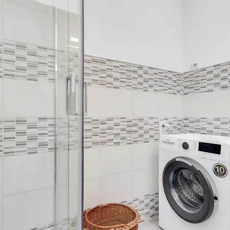 Guesthost - La Bella Vista Sea View Terrace Flat Apartament Bari