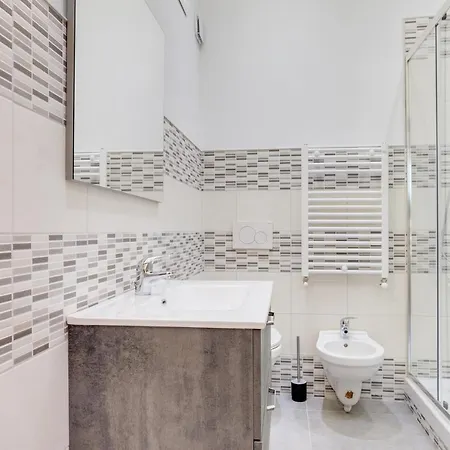 Guesthost - La Bella Vista Sea View Terrace Flat 巴里