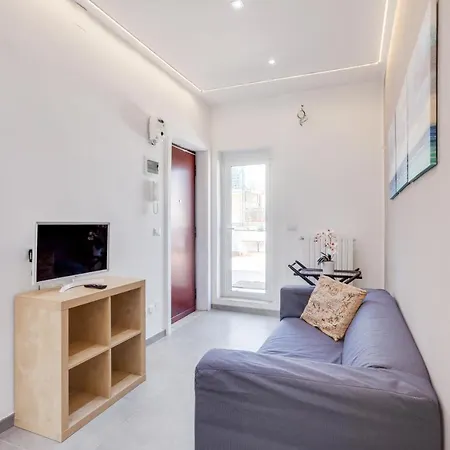 Guesthost - La Bella Vista Sea View Terrace Flat *