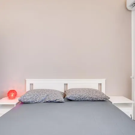 Апартаменти Guesthost - La Bella Vista Sea View Terrace Flat Барі